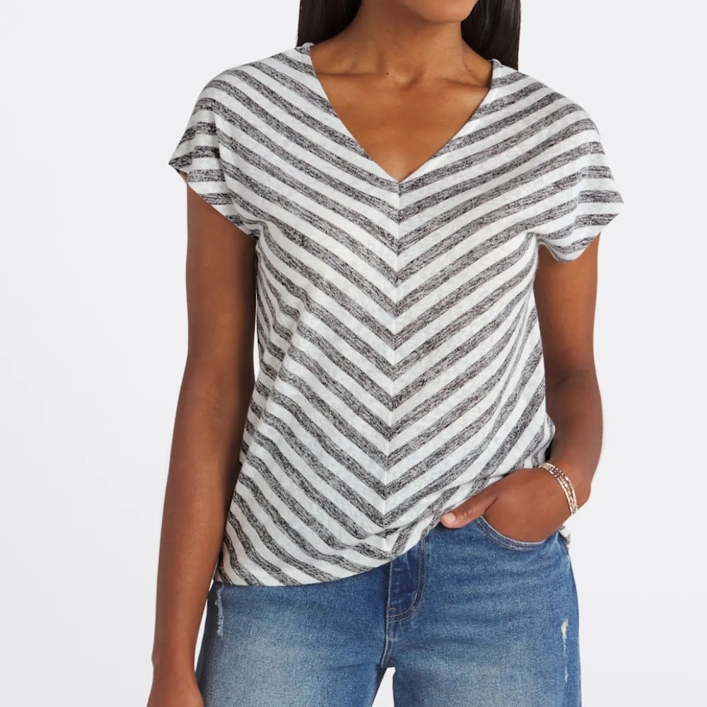 Bobeau Gray and White Fitted Flutter Sleeve Tee